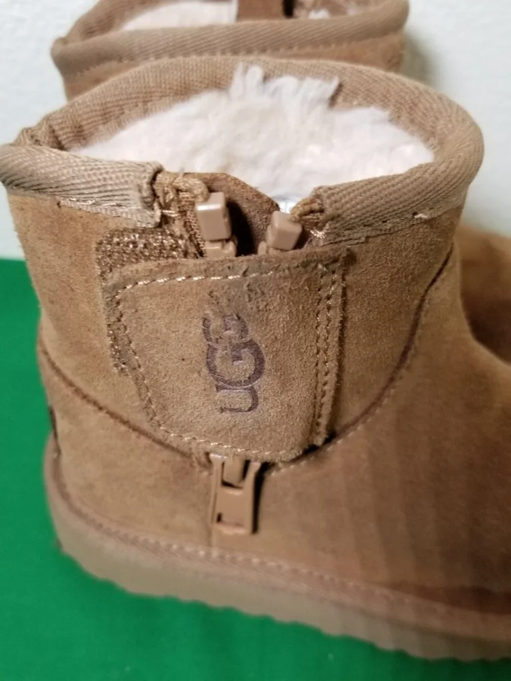 UGG Adri Classic Mini Boot Chestnut Suede Toddler Girls Size 8